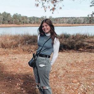 Meet your Posher, Macie